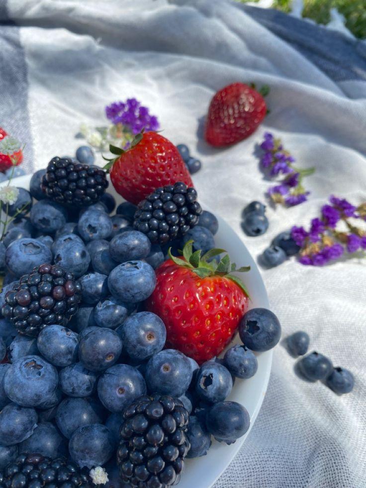 Harvest Symphony: Diverse Berry Ensemble Crate
